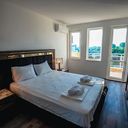 Modern Spacious 1bd For Two In By Flat Mаnаger نيسيبار